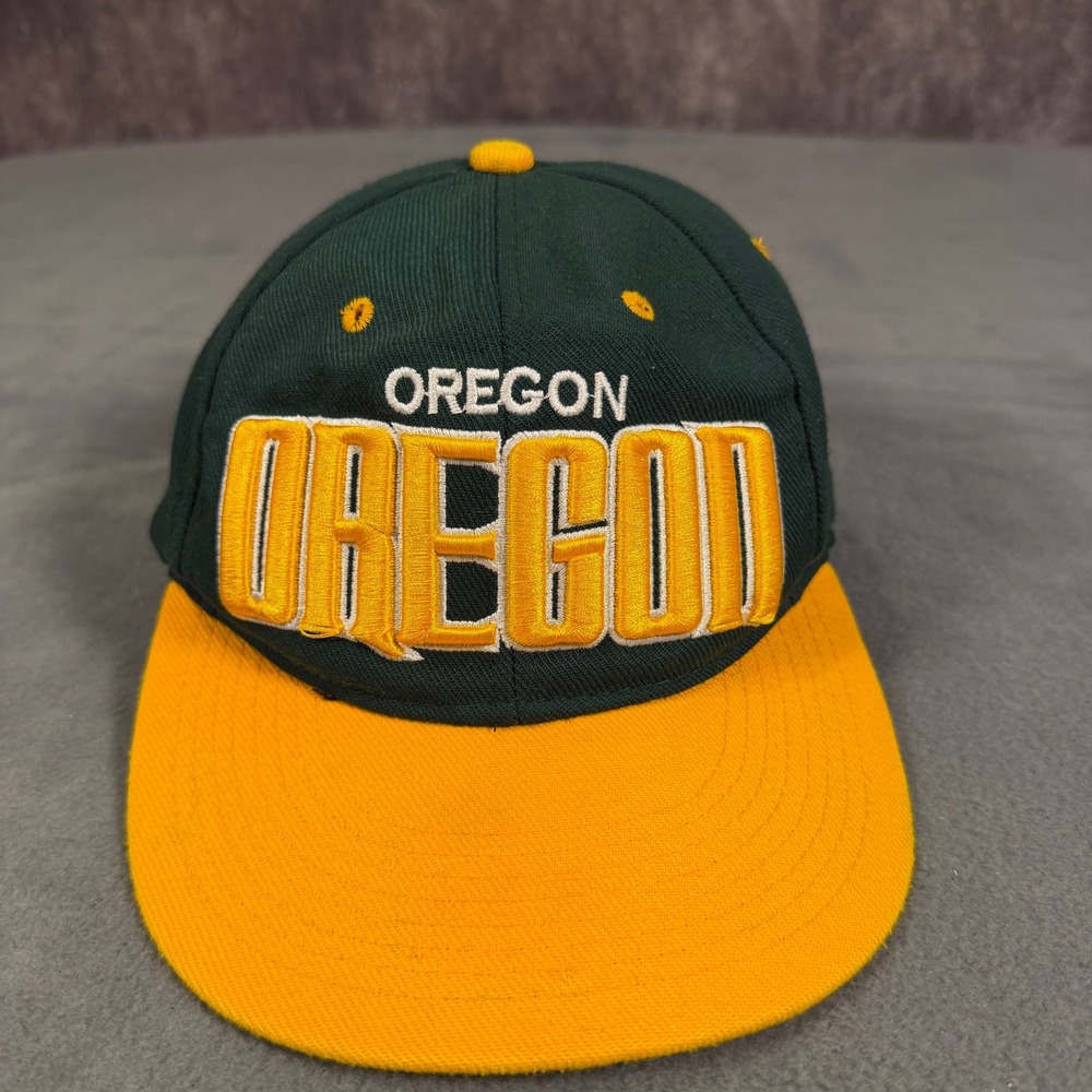 Vintage Oregon Ducks Snapback Hat Procap Green Yellow Embroidered NCAA Cap